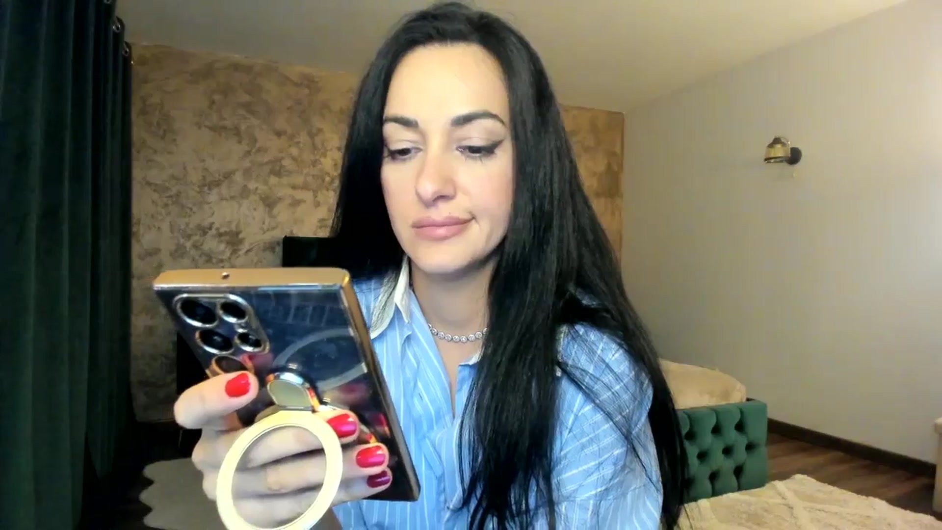 Gallery image thumbnail from Duchesssa's myfreecams stream on, 03/19/2025, 20:27 image 18 of 20