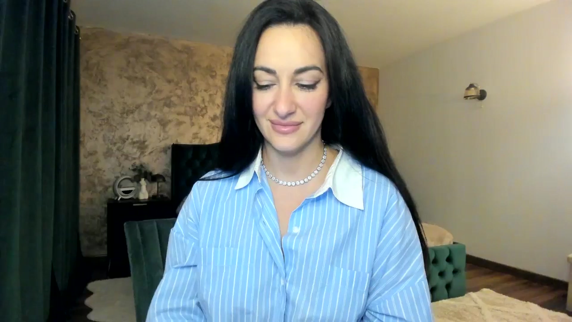 Gallery image thumbnail from Duchesssa's myfreecams stream on, 03/19/2025, 20:27 image 4 of 20
