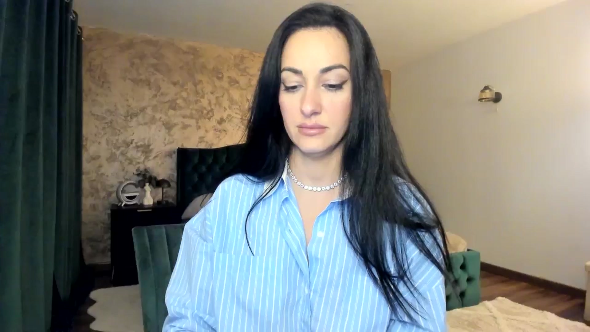 Gallery image thumbnail from Duchesssa's myfreecams stream on, 03/19/2025, 20:27 image 9 of 20