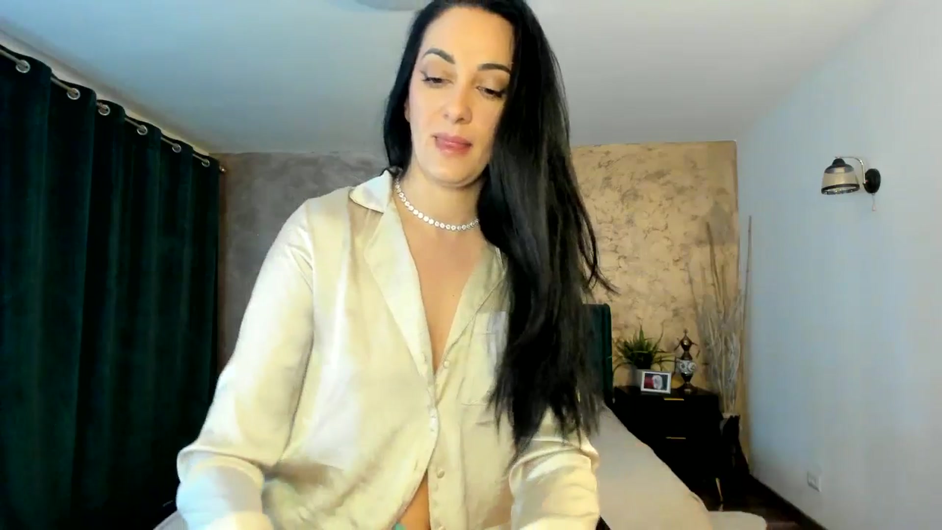 Gallery image thumbnail from Duchesssa's myfreecams stream on, 04/01/2025, 17:26 image 16 of 20