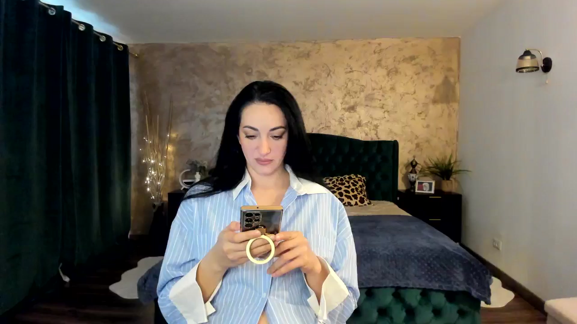 Gallery image thumbnail from Duchesssa's myfreecams stream on, 04/09/2025, 09:47 image 1 of 20