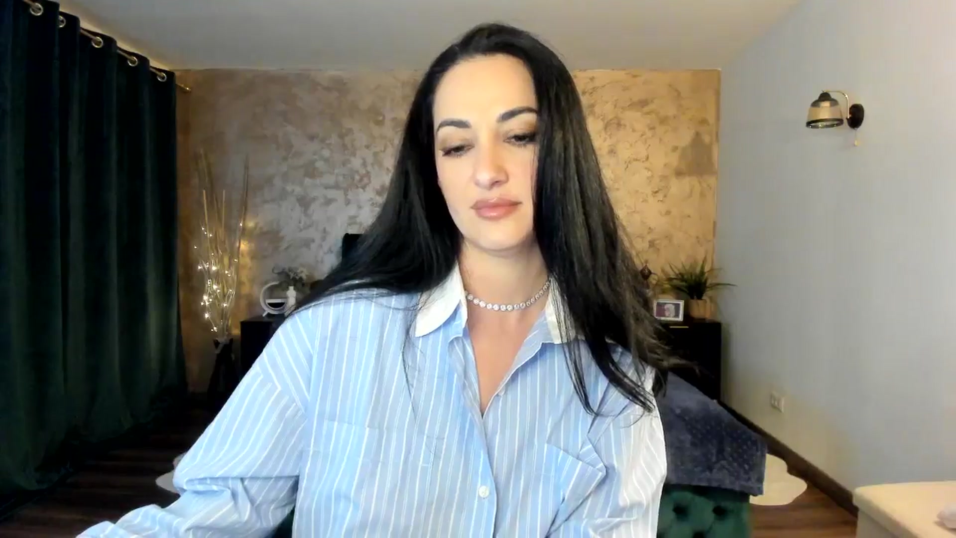 Gallery image thumbnail from Duchesssa's myfreecams stream on, 04/14/2025, 17:29 image 8 of 20