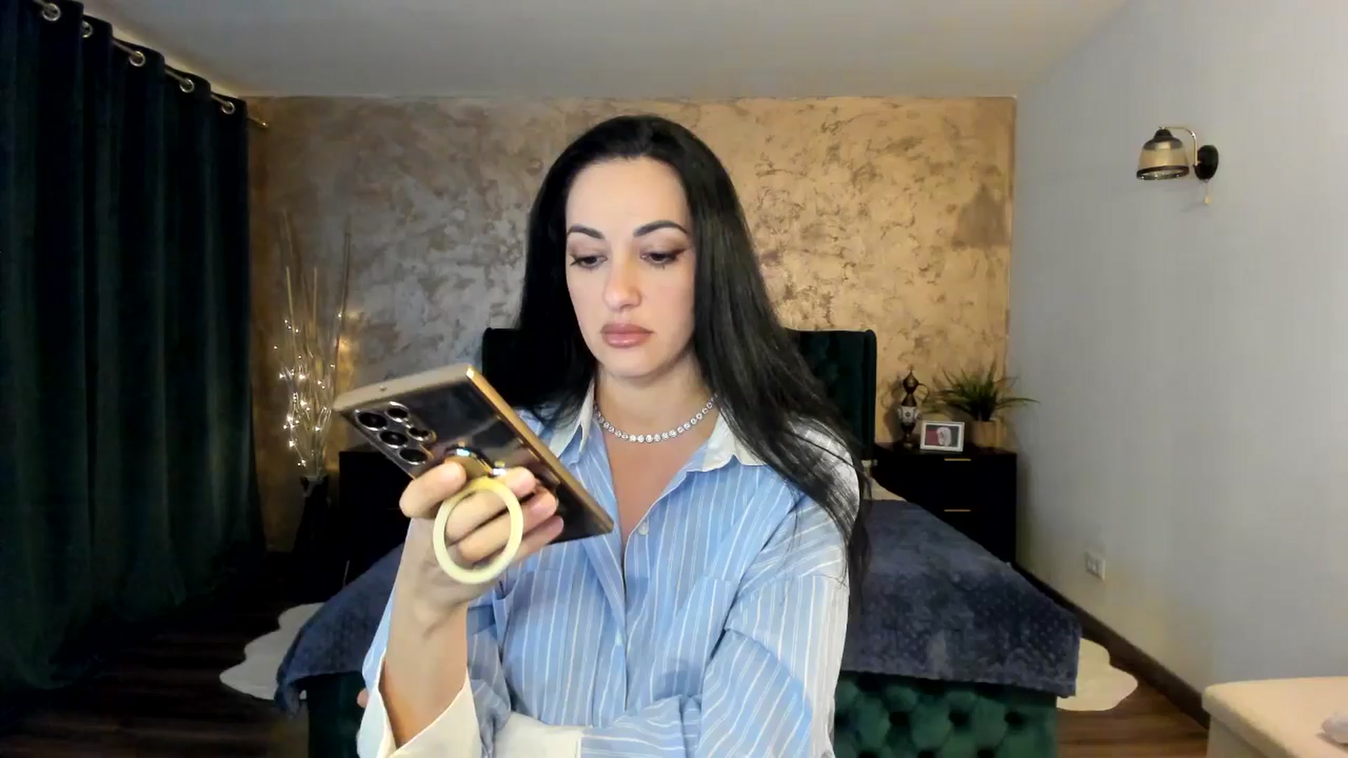 Gallery image thumbnail from Duchesssa's myfreecams stream on, 04/14/2025, 17:29 image 4 of 20