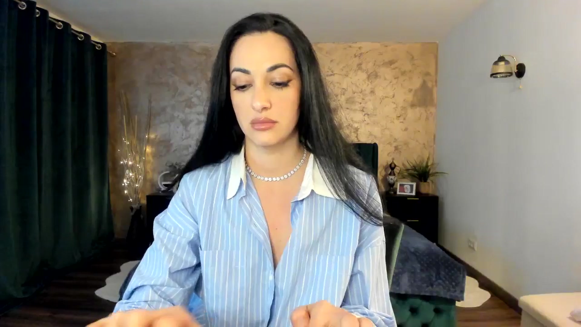 Gallery image thumbnail from Duchesssa's myfreecams stream on, 04/14/2025, 17:29 image 13 of 20