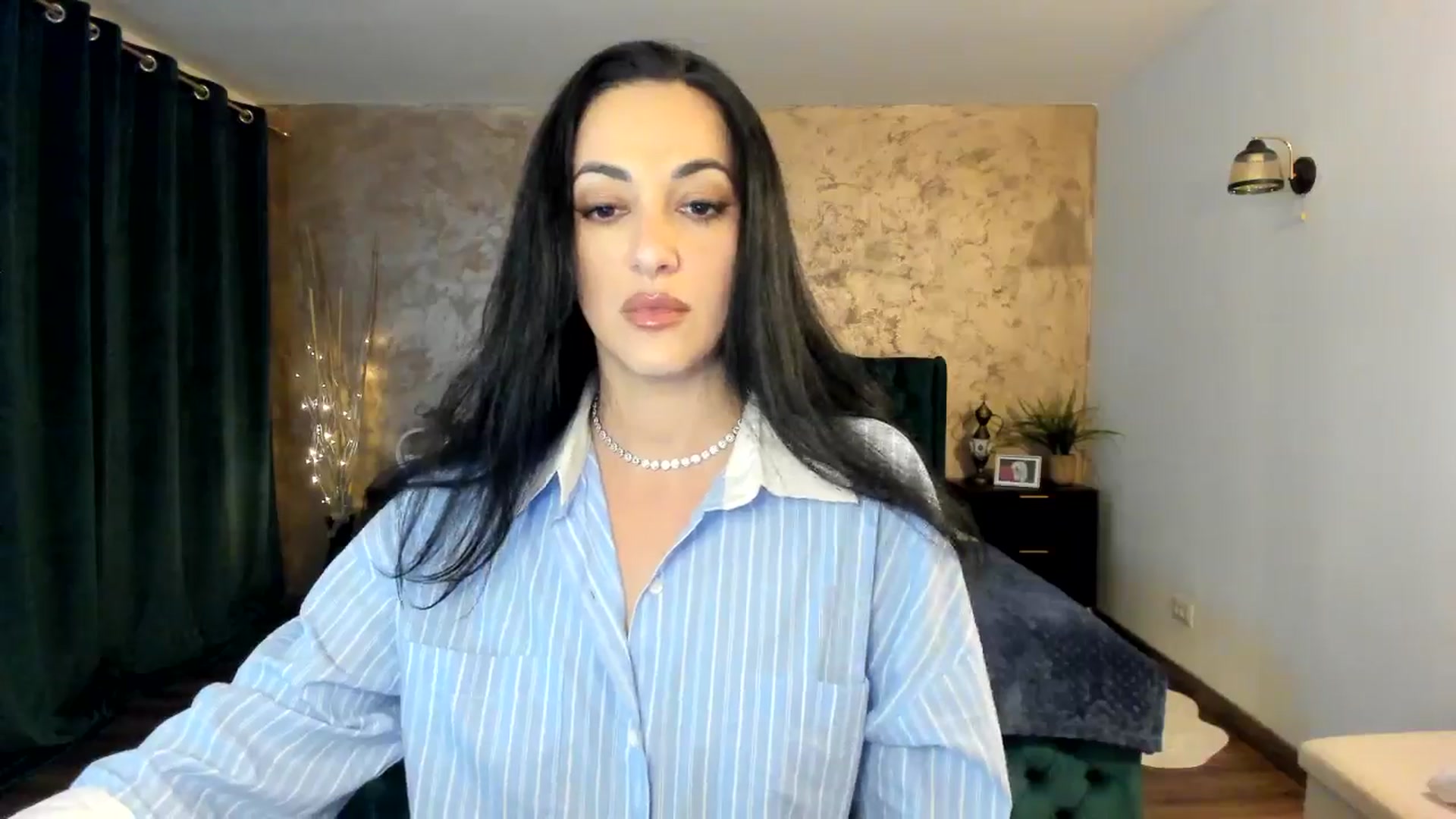 Gallery image thumbnail from Duchesssa's myfreecams stream on, 04/14/2025, 17:29 image 3 of 20