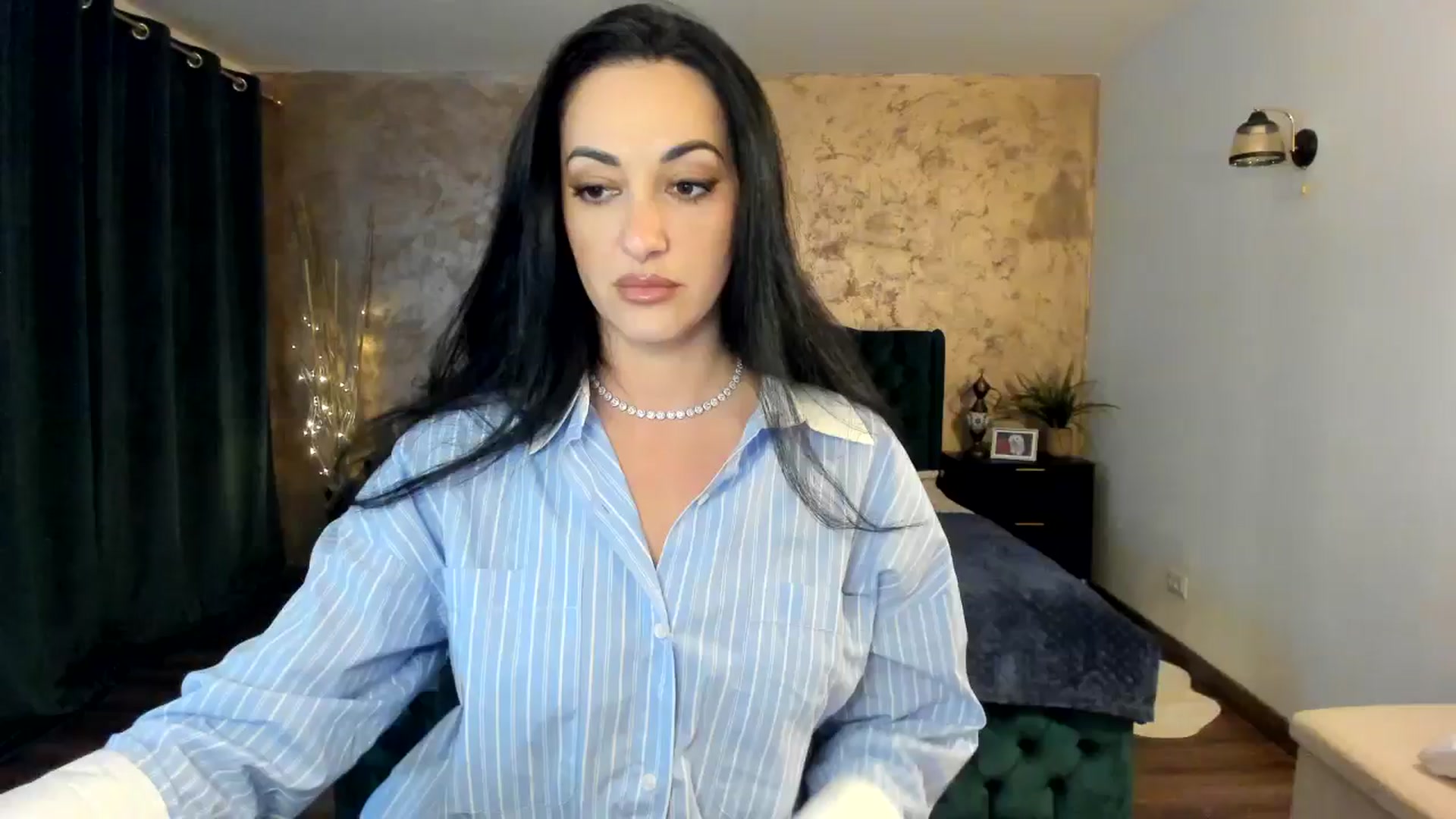 Gallery image thumbnail from Duchesssa's myfreecams stream on, 04/14/2025, 17:29 image 1 of 20