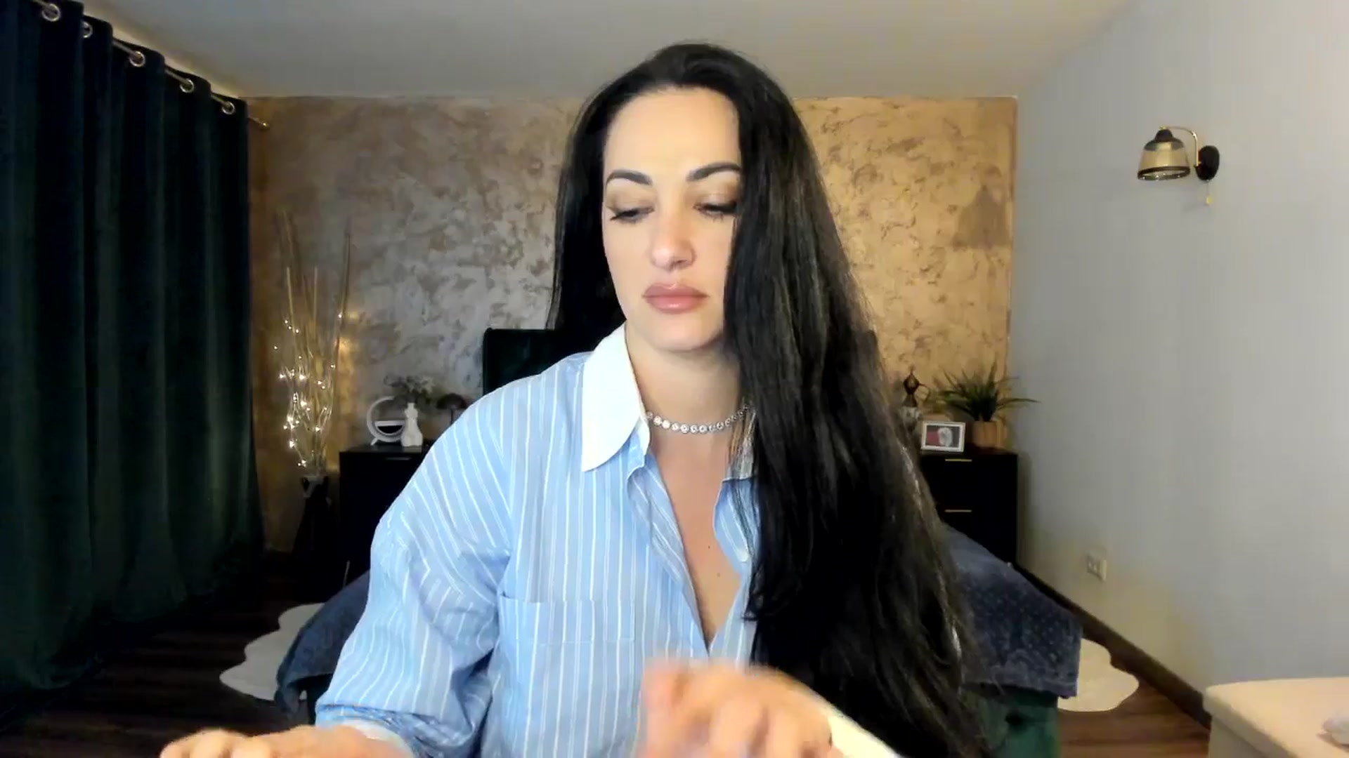 Gallery image thumbnail from Duchesssa's myfreecams stream on, 04/14/2025, 17:29 image 10 of 20