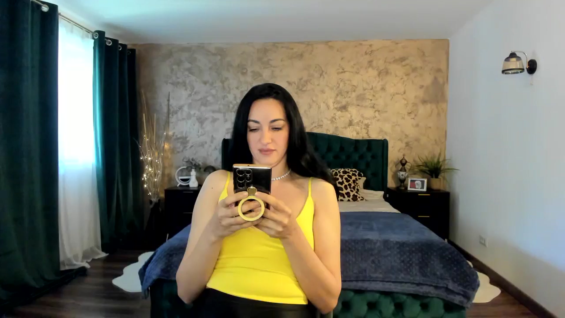 Gallery image thumbnail from Duchesssa's myfreecams stream on, 04/16/2025, 09:07 image 6 of 20