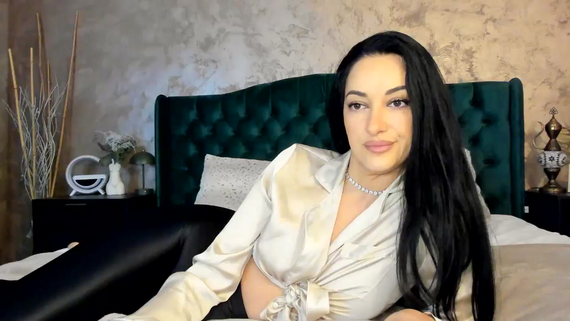 Gallery image thumbnail from Duchesssa's myfreecams stream on, 04/25/2025, 08:47 image 10 of 20