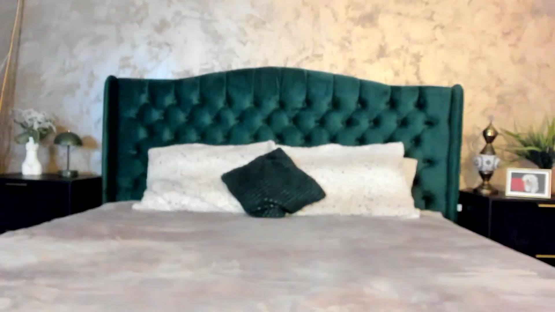 Gallery image thumbnail from Duchesssa's myfreecams stream on, 05/10/2025, 10:53 image 11 of 20
