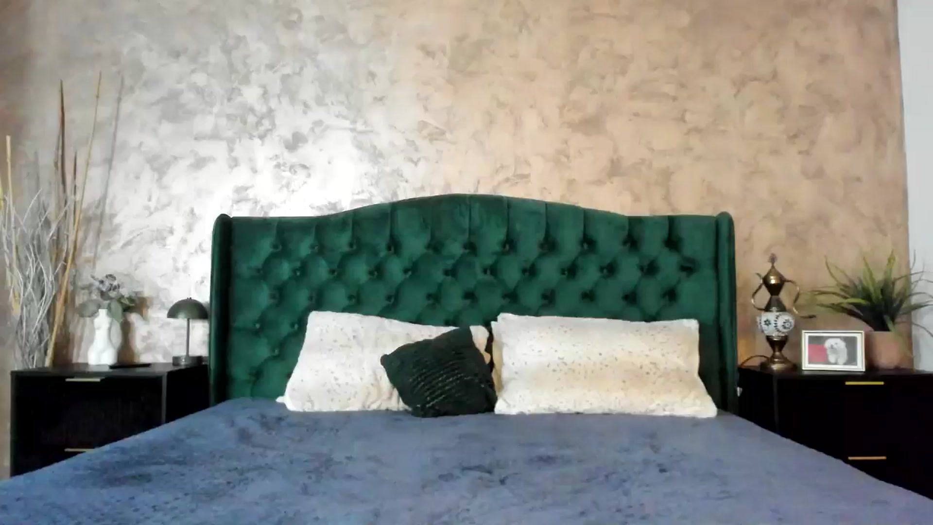 Gallery image thumbnail from Duchesssa's myfreecams stream on, 06/05/2025, 19:06 image 1 of 20