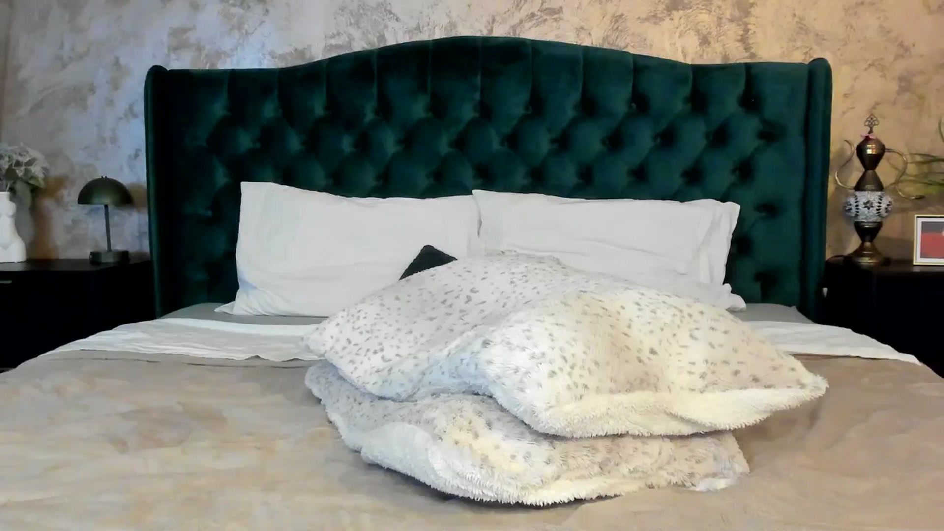 Gallery image thumbnail from Duchesssa's myfreecams stream on, 06/27/2025, 09:49 image 17 of 20