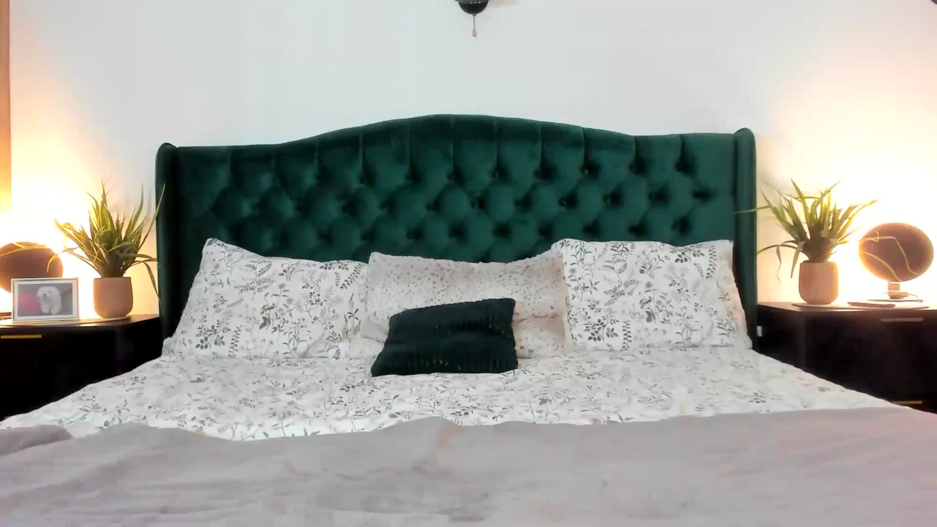 Gallery image thumbnail from Duchesssa's myfreecams stream on, 09/23/2025, 08:18 image 2 of 20