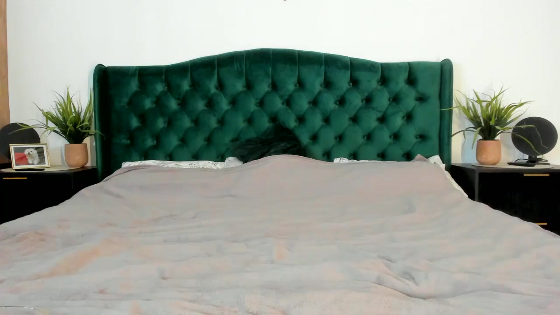 Gallery image thumbnail from Duchesssa's myfreecams stream on, 09/30/2025, 08:46 image 4 of 20