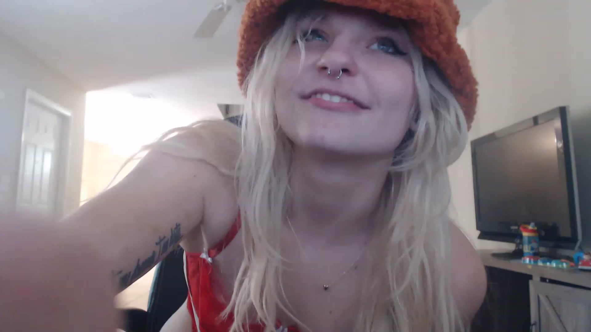 Gallery image thumbnail from DuckChan0's myfreecams stream on, 11/15/2022, 18:54 image 12 of 20