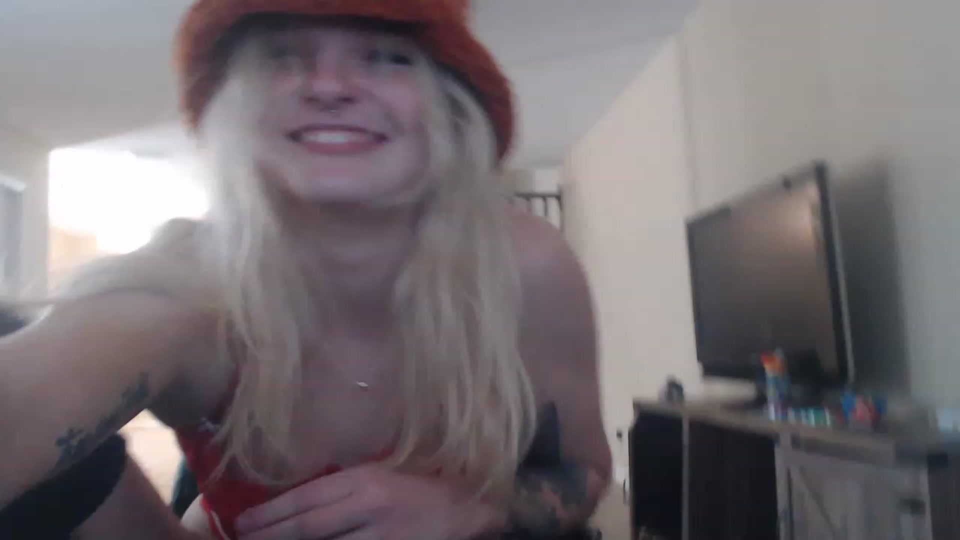 Gallery image thumbnail from DuckChan0's myfreecams stream on, 11/15/2022, 18:54 image 13 of 20
