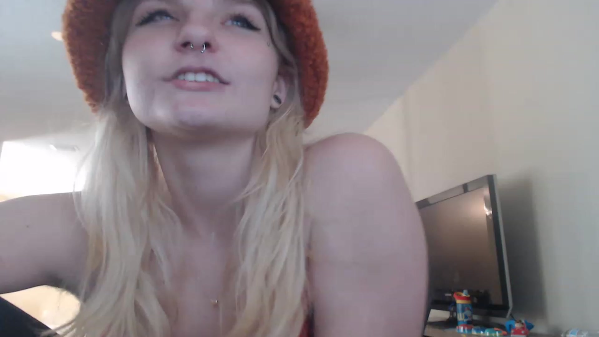 Gallery image thumbnail from DuckChan0's myfreecams stream on, 11/15/2022, 18:54 image 18 of 20