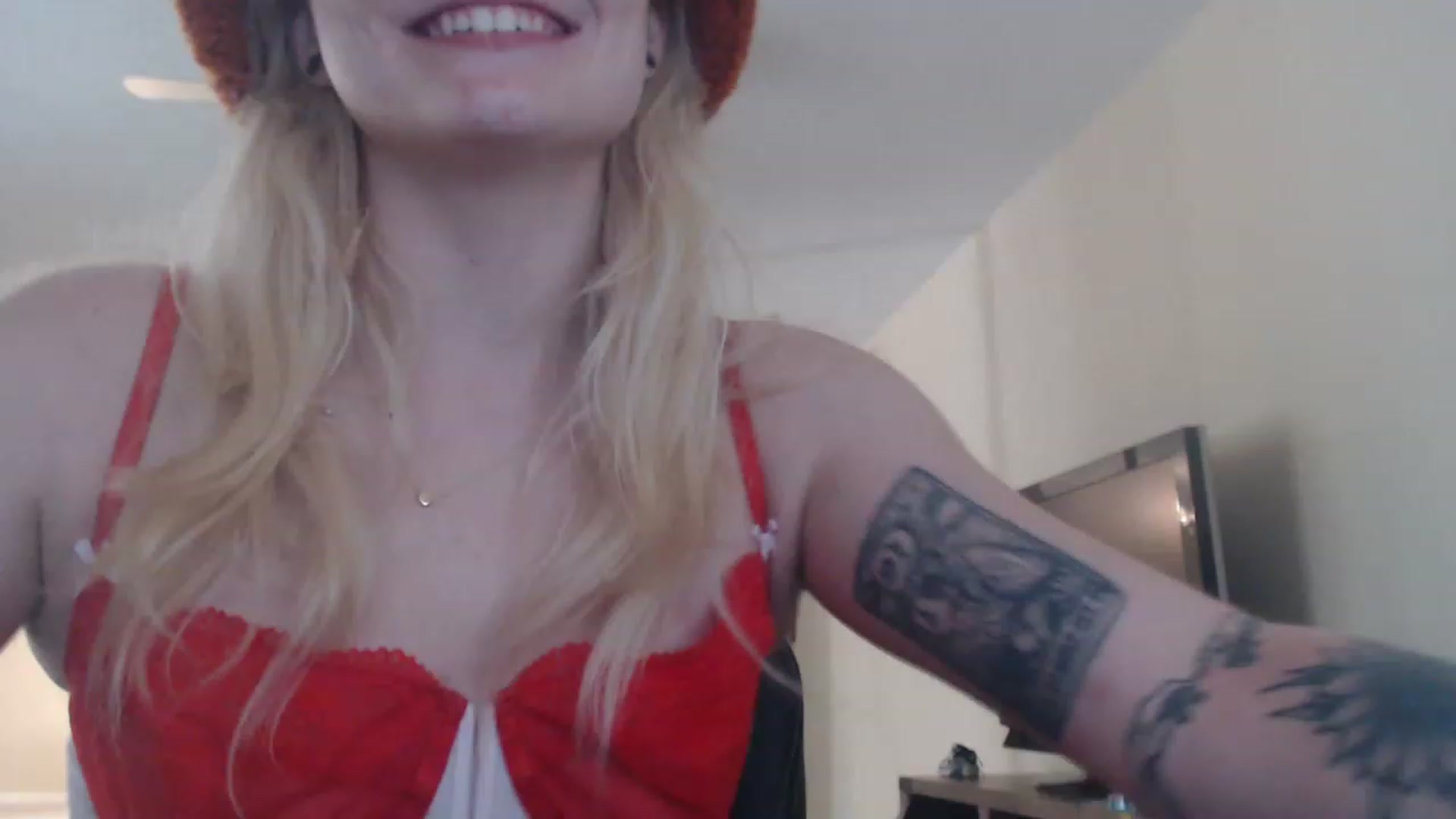 Gallery image thumbnail from DuckChan0's myfreecams stream on, 11/15/2022, 18:54 image 17 of 20