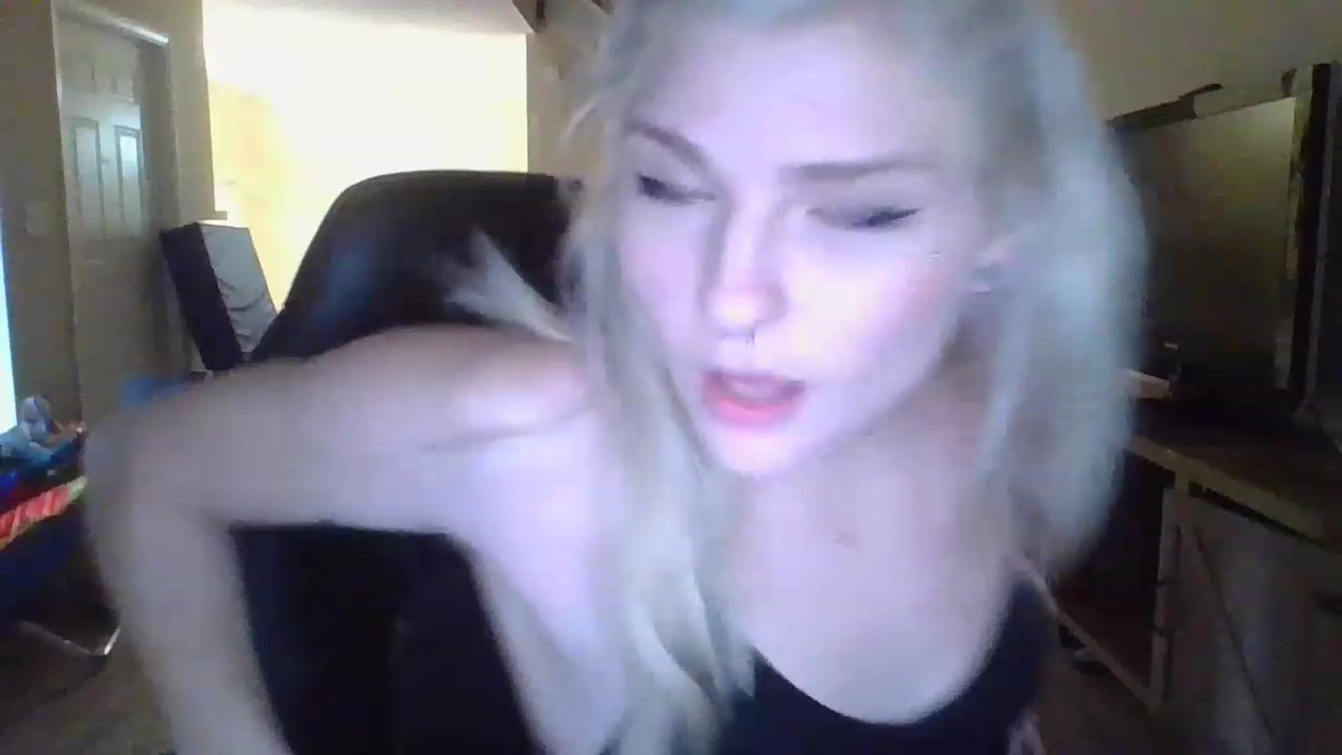 Gallery image thumbnail from DuckChan0's myfreecams stream on, 11/23/2022, 16:56 image 4 of 20