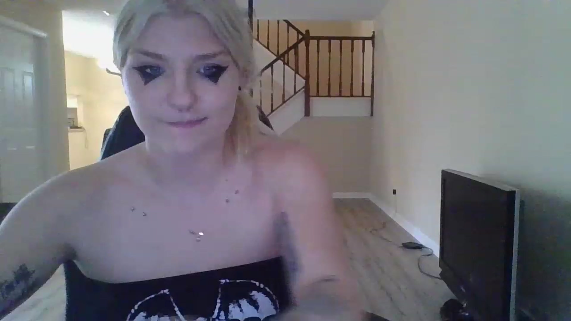 Gallery image thumbnail from DuckChan0's myfreecams stream on, 11/28/2022, 17:28 image 18 of 20