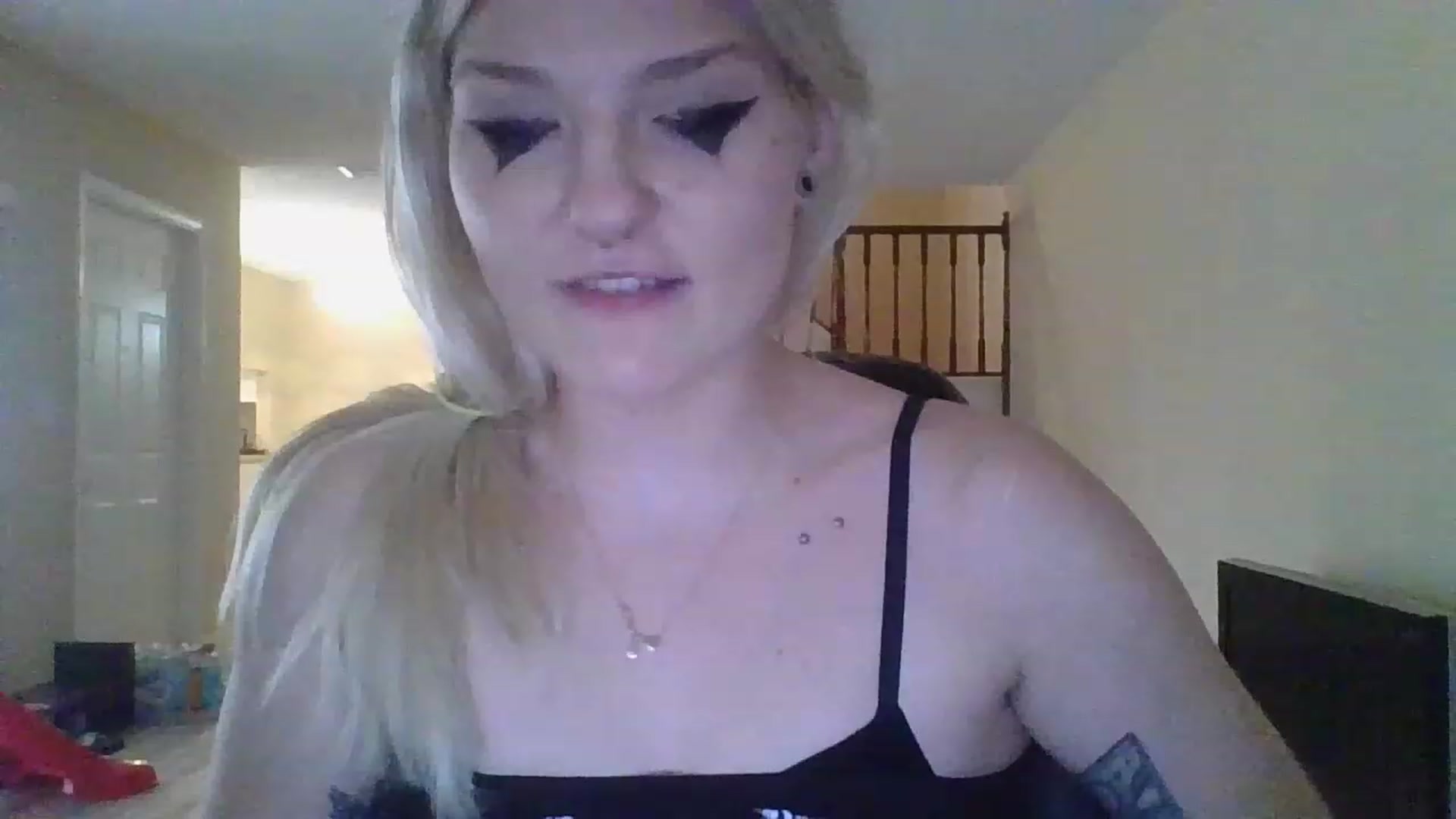Gallery image thumbnail from DuckChan0's myfreecams stream on, 11/28/2022, 17:28 image 1 of 20