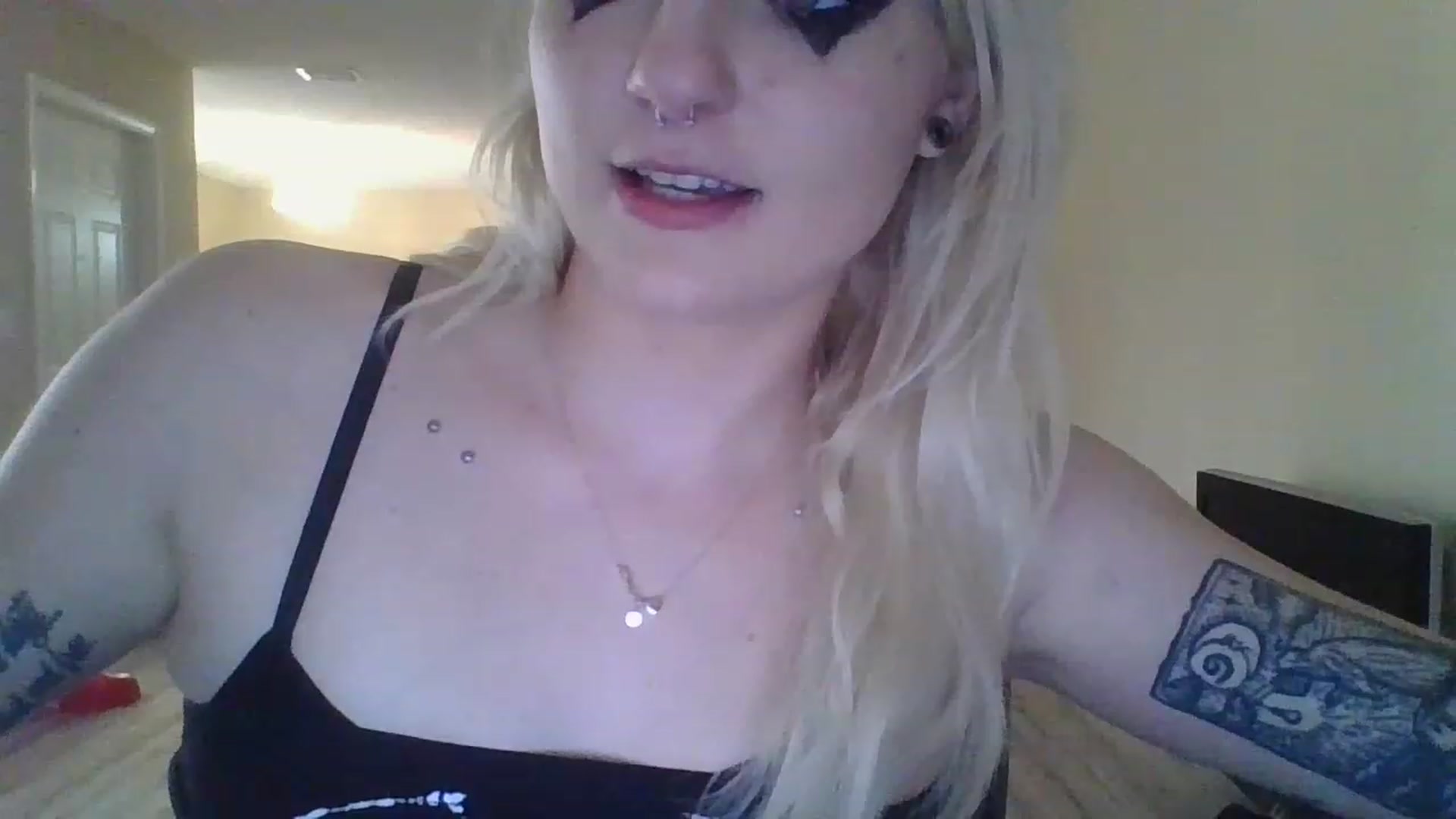 Gallery image thumbnail from DuckChan0's myfreecams stream on, 11/28/2022, 17:28 image 5 of 20