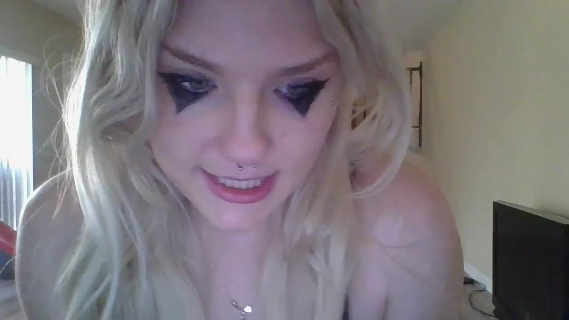 Gallery image thumbnail from DuckChan0's myfreecams stream on, 11/28/2022, 17:28 image 11 of 20