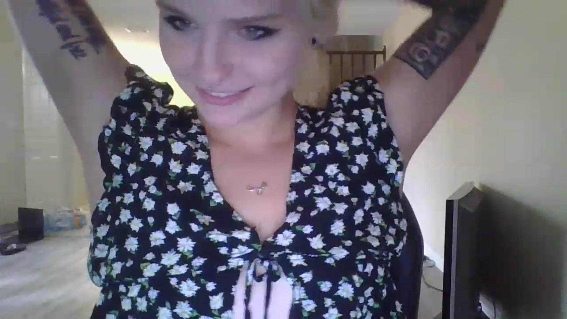Gallery image thumbnail from DuckChan0's myfreecams stream on, 12/01/2022, 18:40 image 14 of 20