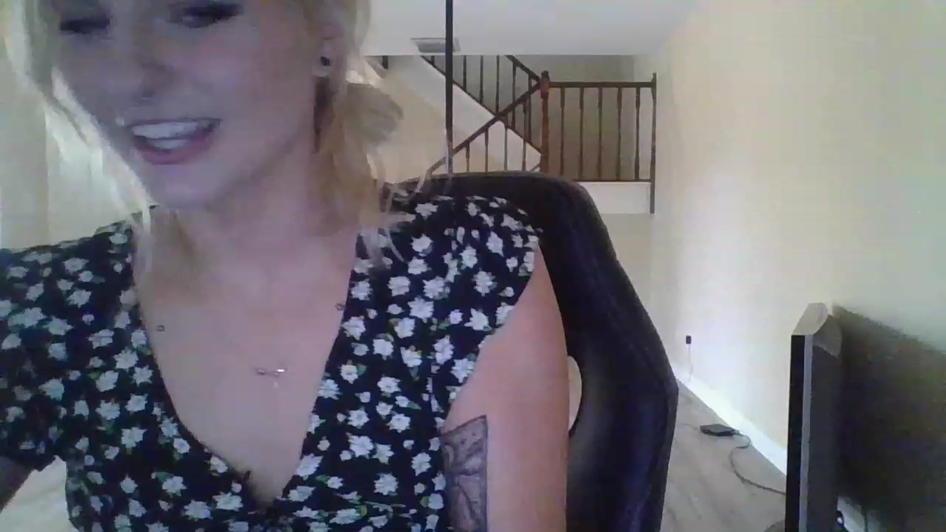 Gallery image thumbnail from DuckChan0's myfreecams stream on, 12/01/2022, 18:40 image 9 of 20