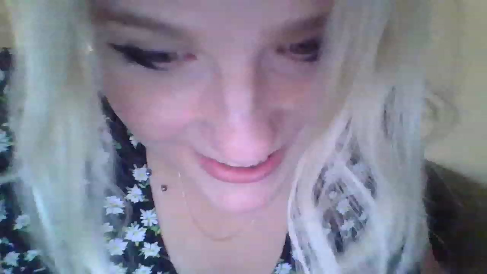 Gallery image thumbnail from DuckChan0's myfreecams stream on, 12/01/2022, 18:40 image 5 of 20