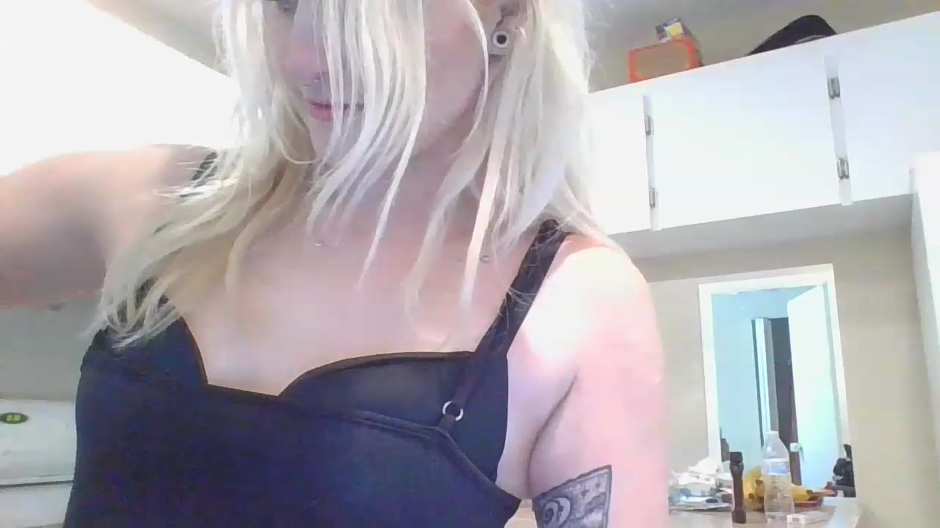 Gallery image thumbnail from DuckChan0's myfreecams stream on, 12/05/2022, 19:57 image 11 of 20