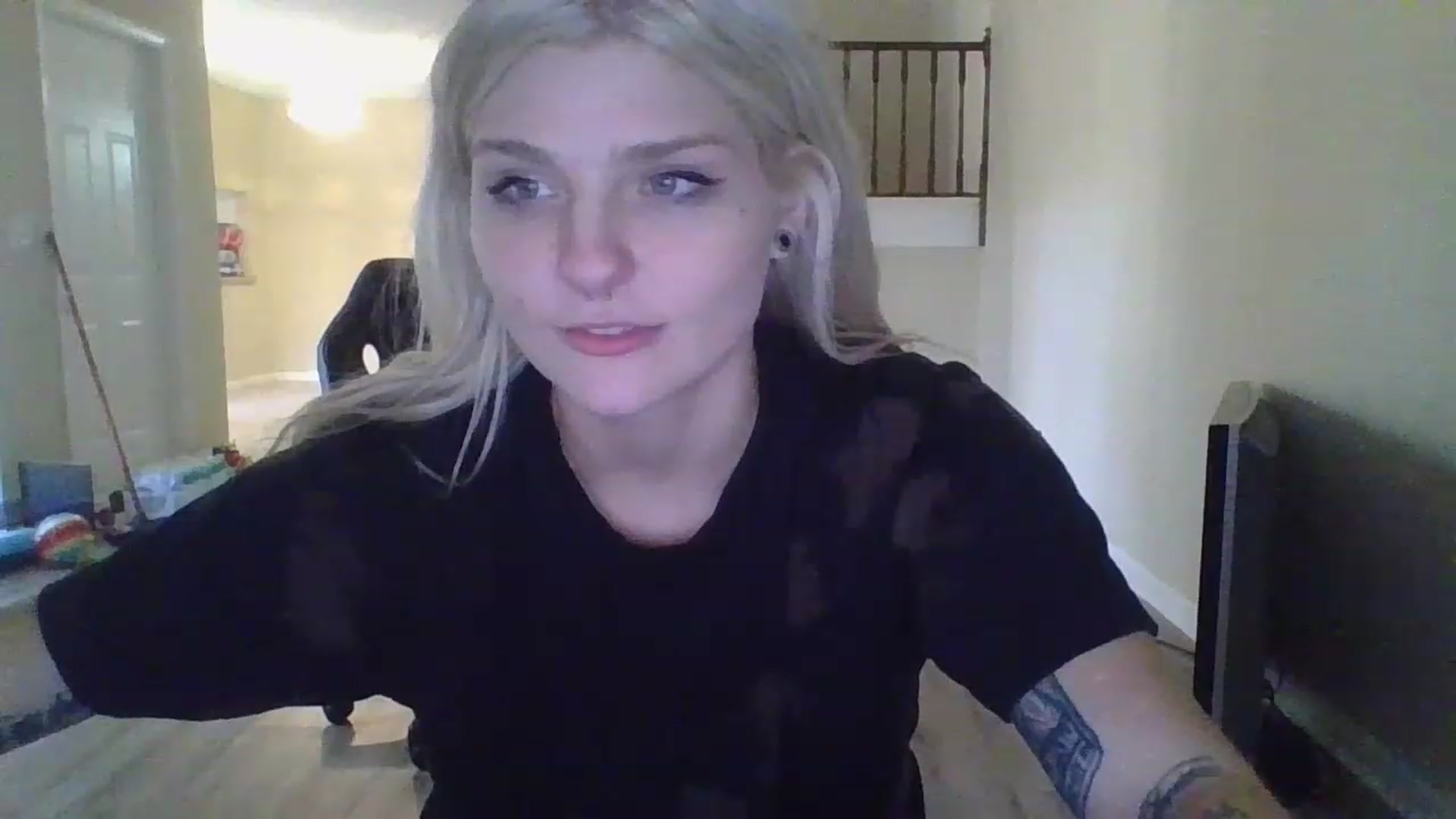 Gallery image thumbnail from DuckChan0's myfreecams stream on, 12/07/2022, 19:36 image 5 of 20