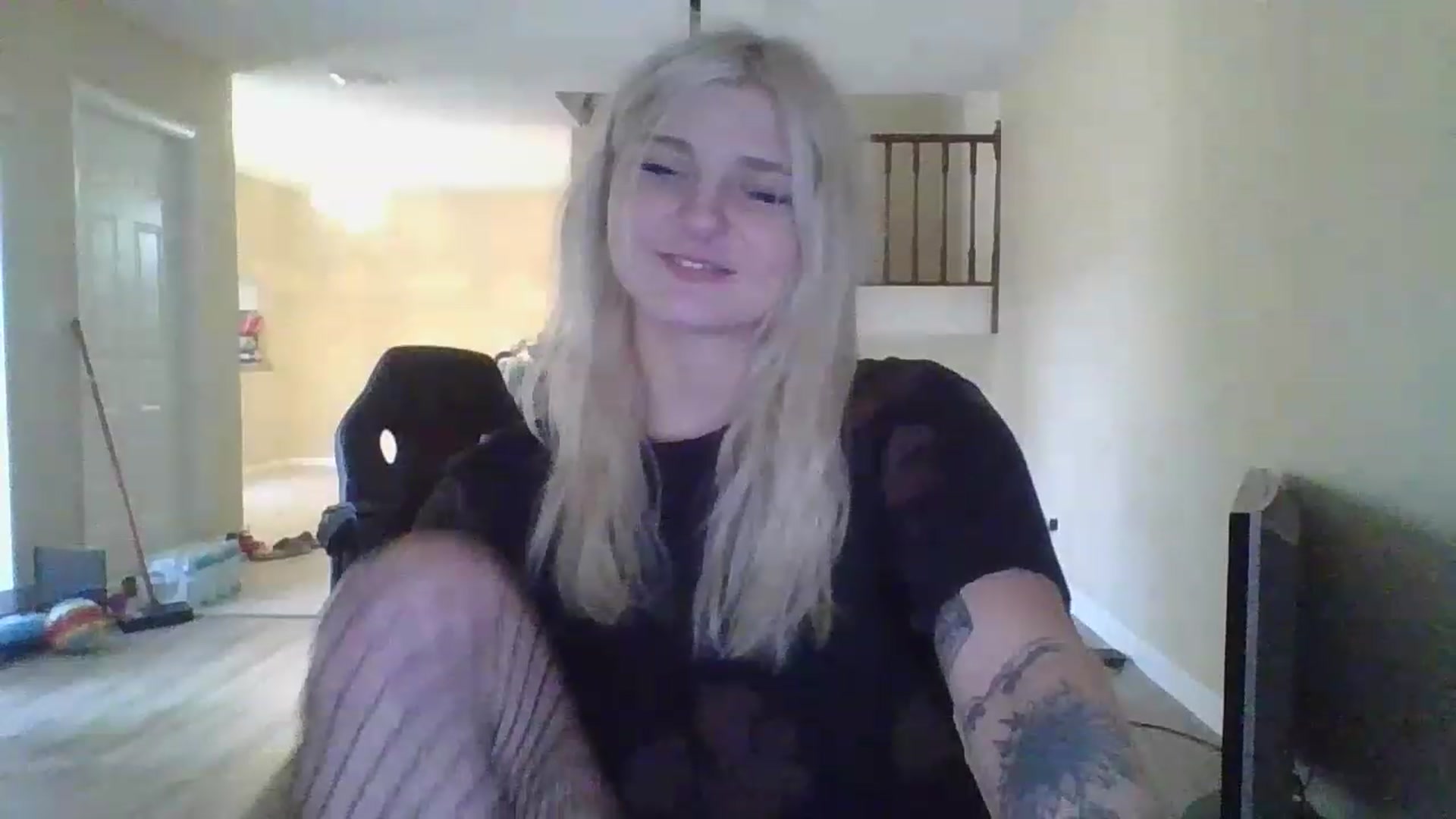 Gallery image thumbnail from DuckChan0's myfreecams stream on, 12/07/2022, 19:36 image 2 of 20