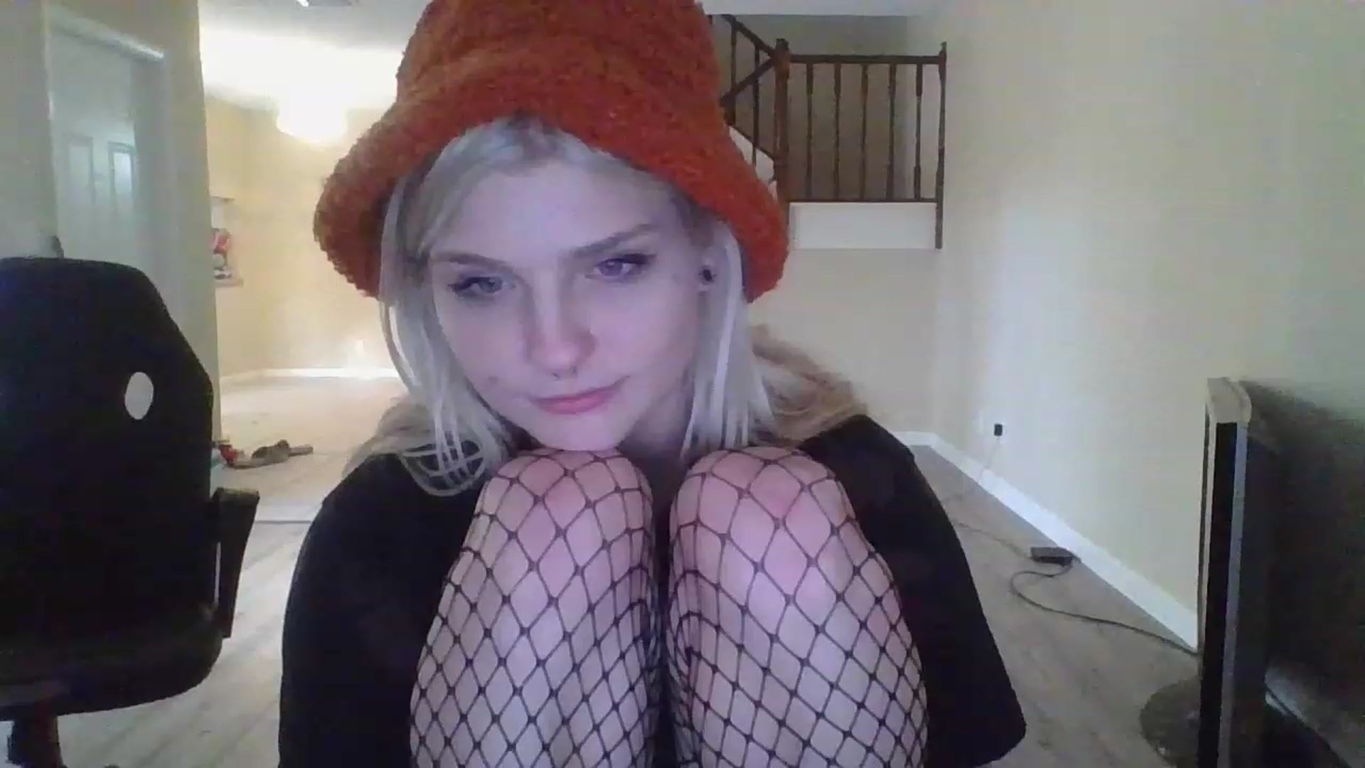 Gallery image thumbnail from DuckChan0's myfreecams stream on, 12/07/2022, 19:36 image 19 of 20
