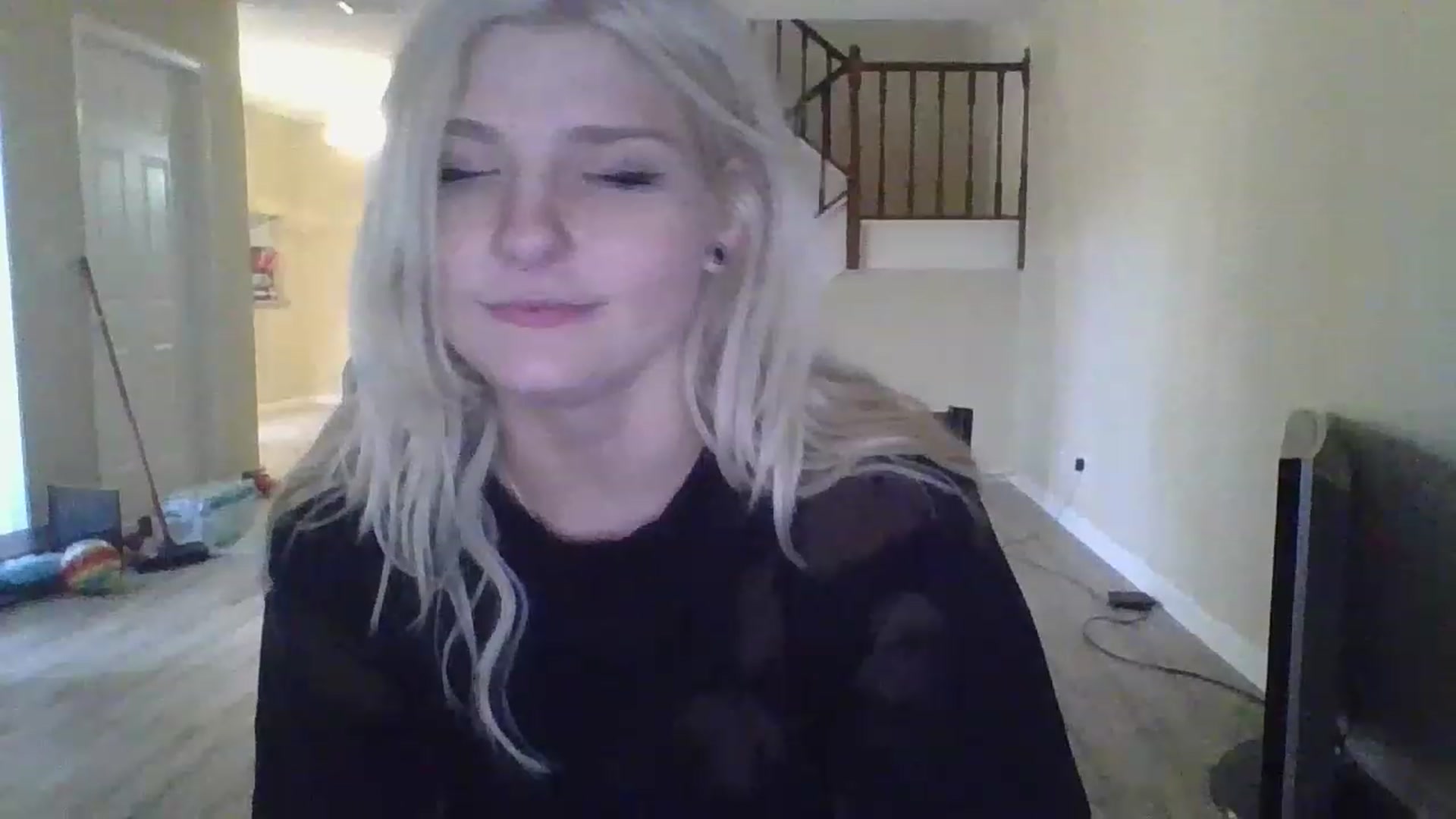 Gallery image thumbnail from DuckChan0's myfreecams stream on, 12/07/2022, 19:36 image 7 of 20