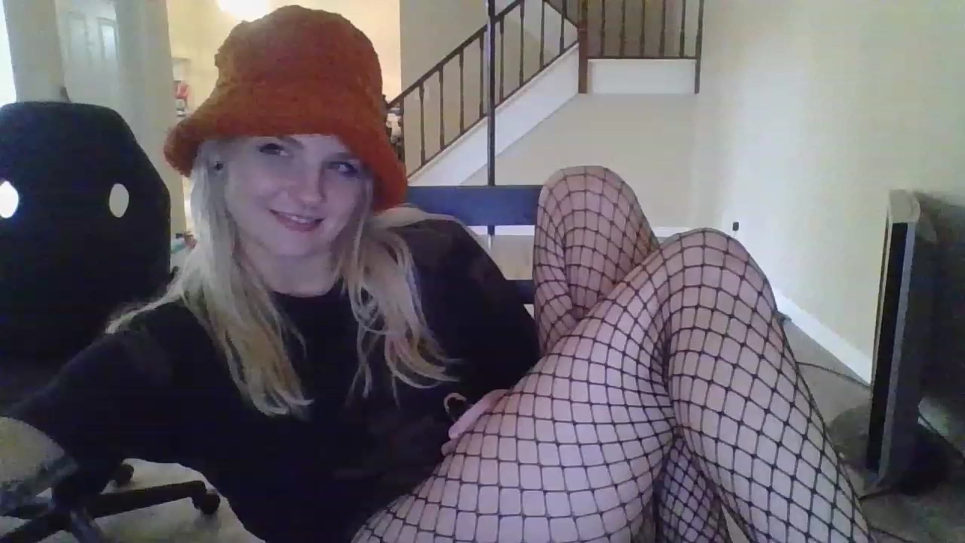 Gallery image thumbnail from DuckChan0's myfreecams stream on, 12/07/2022, 19:36 image 16 of 20