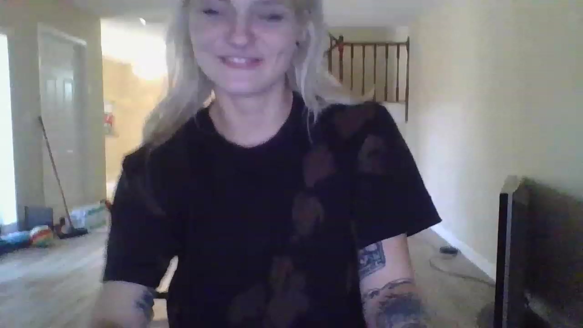 Gallery image thumbnail from DuckChan0's myfreecams stream on, 12/07/2022, 19:36 image 3 of 20