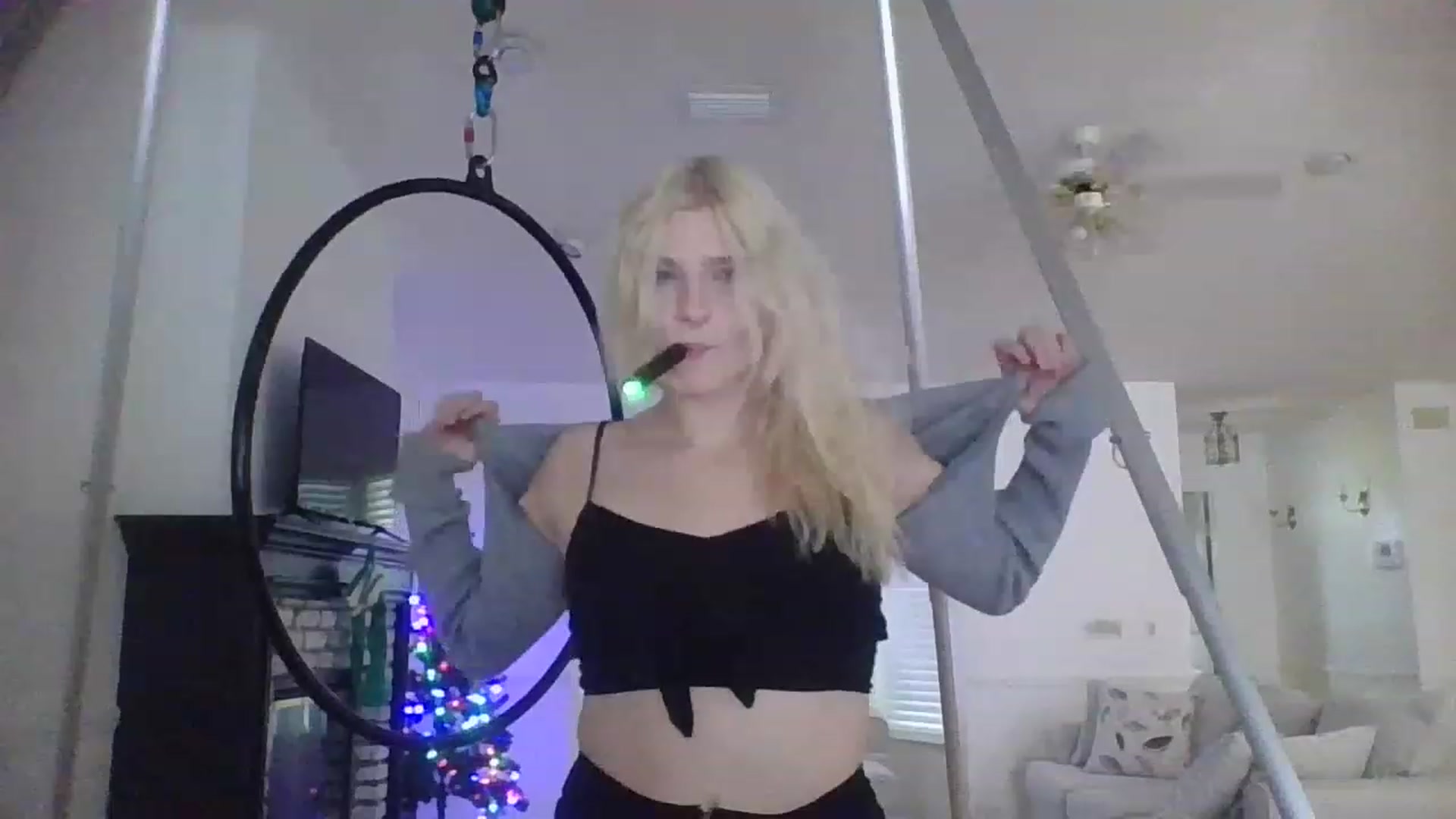 Gallery image thumbnail from DuckChan0's myfreecams stream on, 12/12/2022, 17:52 image 3 of 20