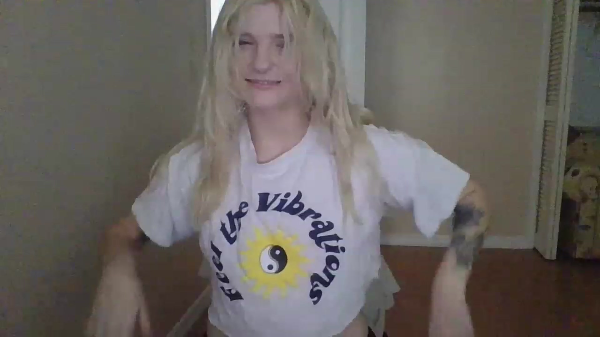Gallery image thumbnail from DuckChan0's myfreecams stream on, 12/16/2022, 18:41 image 17 of 20