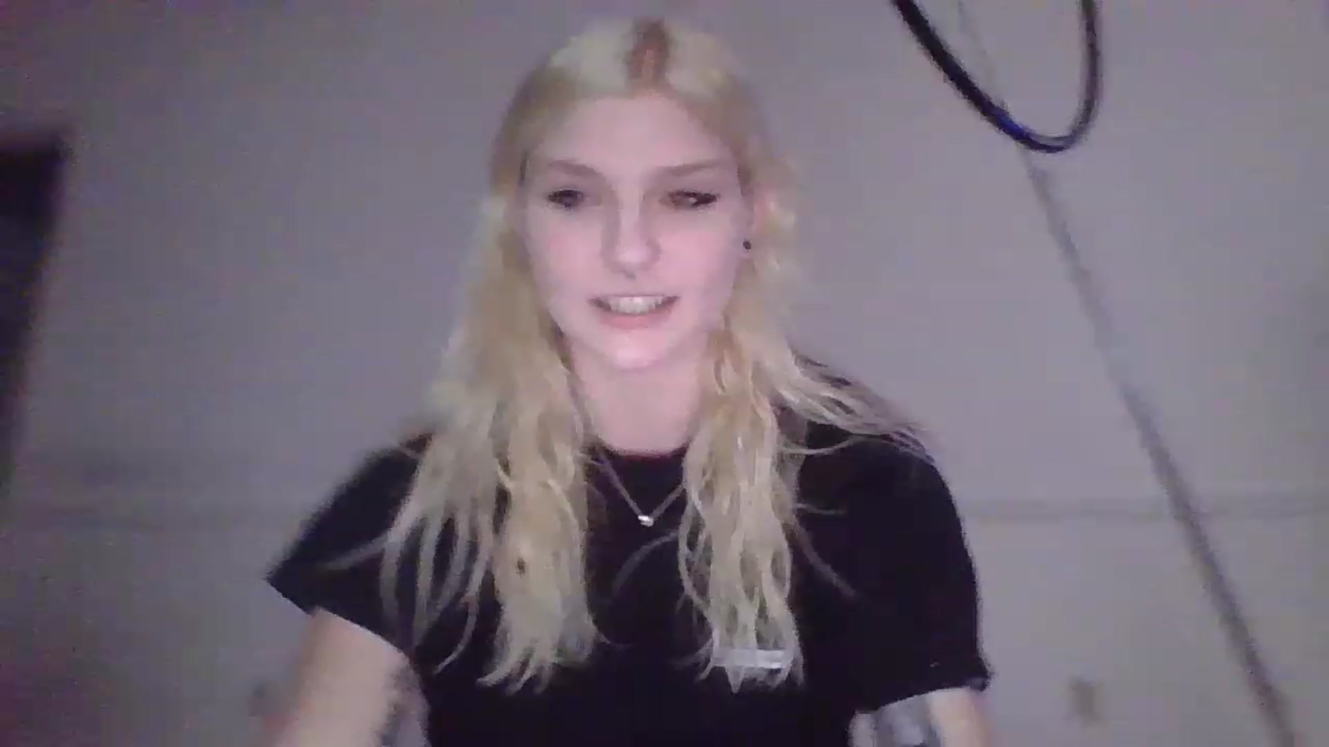 Gallery image thumbnail from DuckChan0's myfreecams stream on, 12/18/2022, 01:06 image 3 of 20
