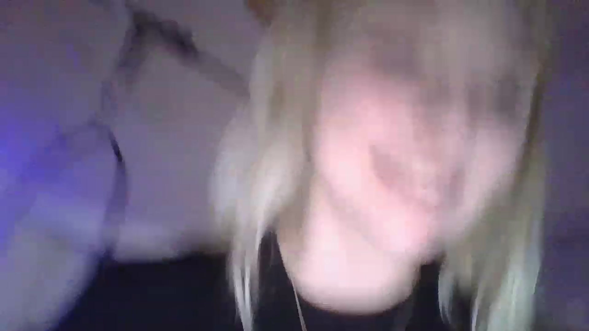 Gallery image thumbnail from DuckChan0's myfreecams stream on, 12/18/2022, 01:06 image 9 of 20