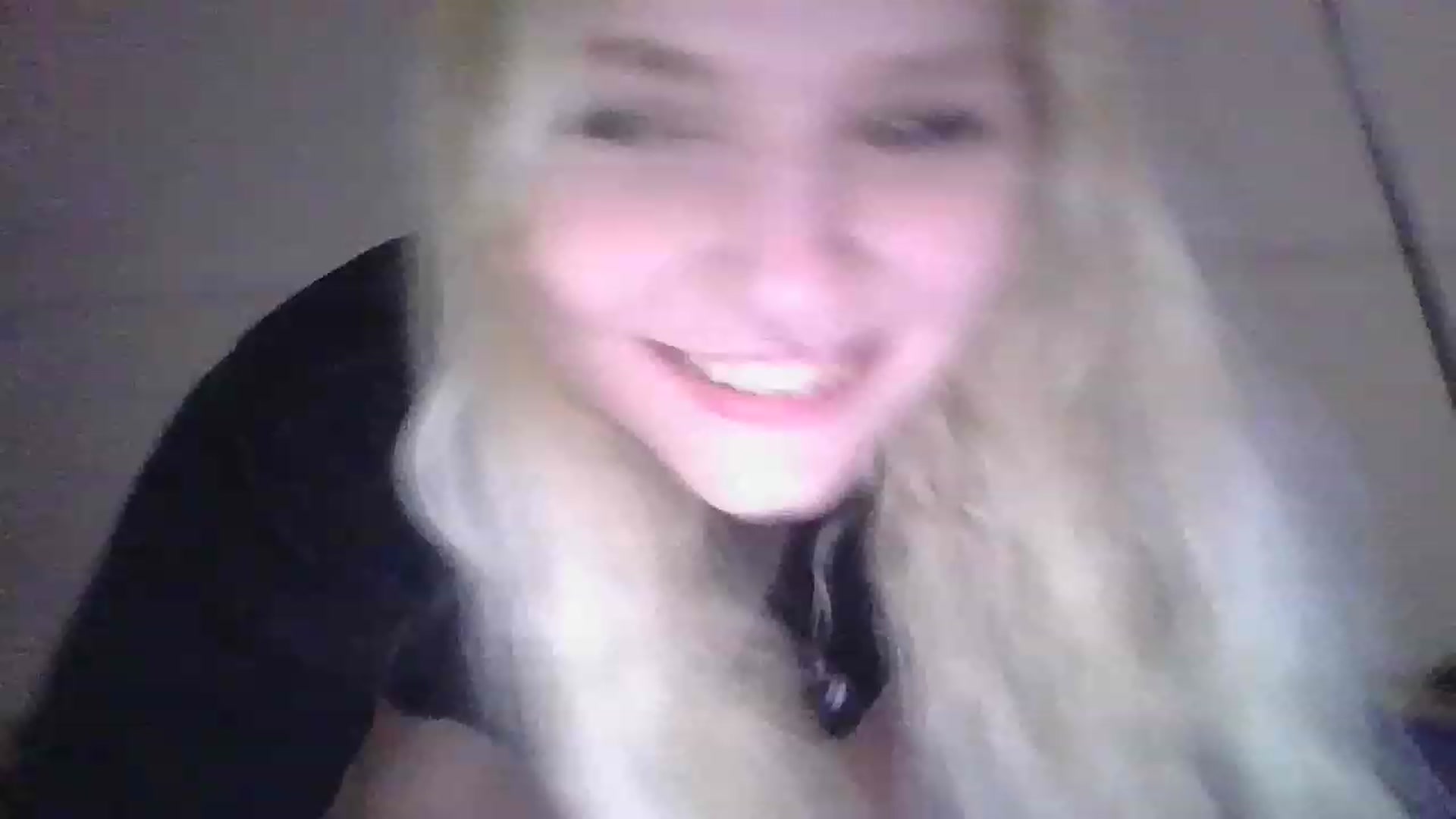 Gallery image thumbnail from DuckChan0's myfreecams stream on, 12/18/2022, 01:06 image 1 of 20