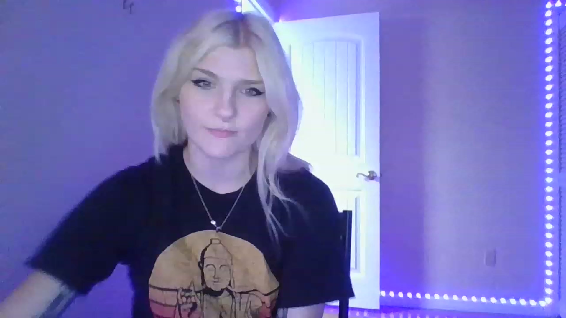 Gallery image thumbnail from DuckChan0's myfreecams stream on, 12/19/2022, 16:40 image 4 of 20