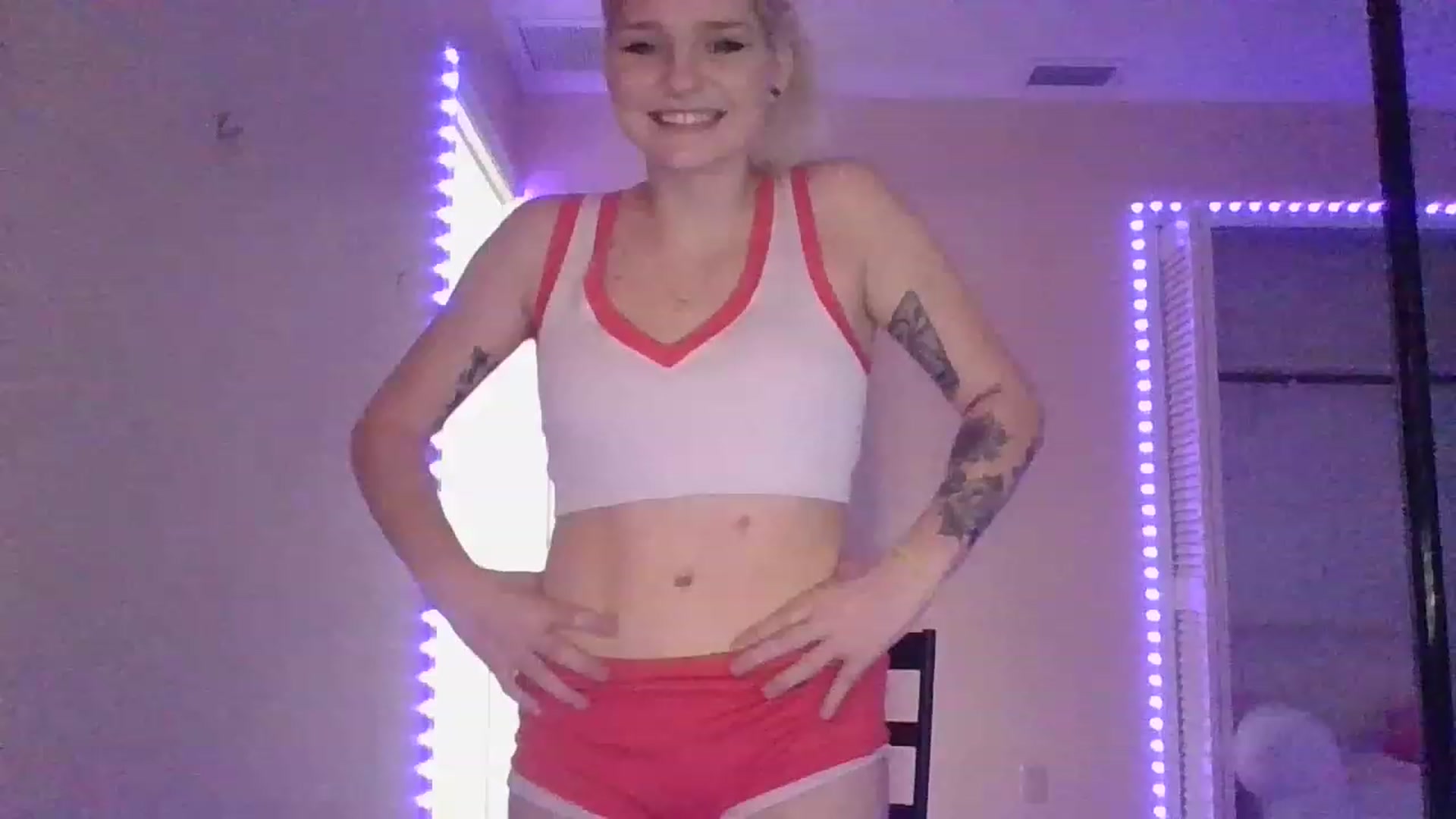 Gallery image thumbnail from DuckChan0's myfreecams stream on, 12/19/2022, 16:40 image 14 of 20
