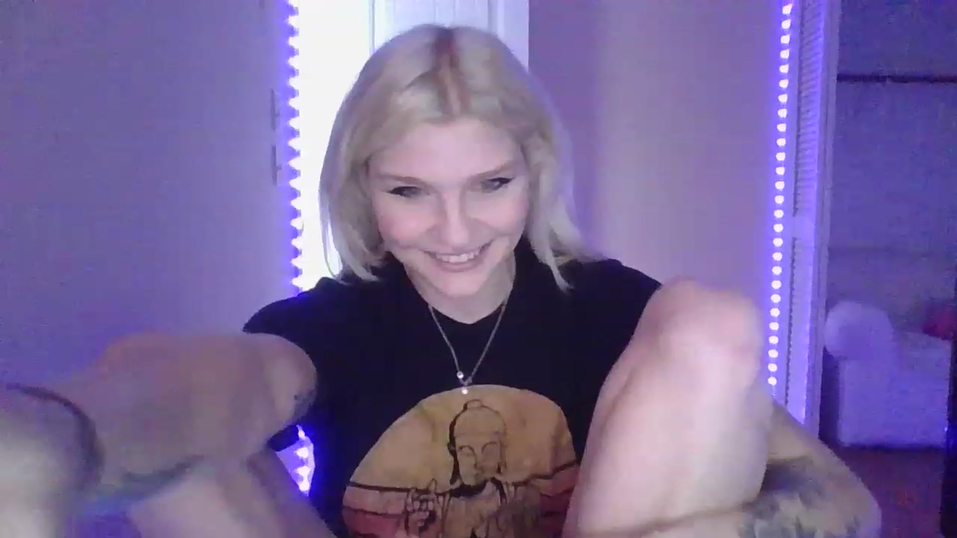 Gallery image thumbnail from DuckChan0's myfreecams stream on, 12/19/2022, 16:40 image 8 of 20