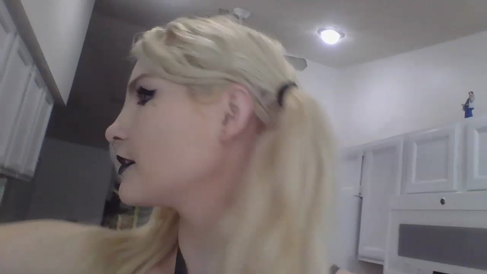 Gallery image thumbnail from DuckChan0's myfreecams stream on, 12/21/2022, 17:07 image 6 of 20