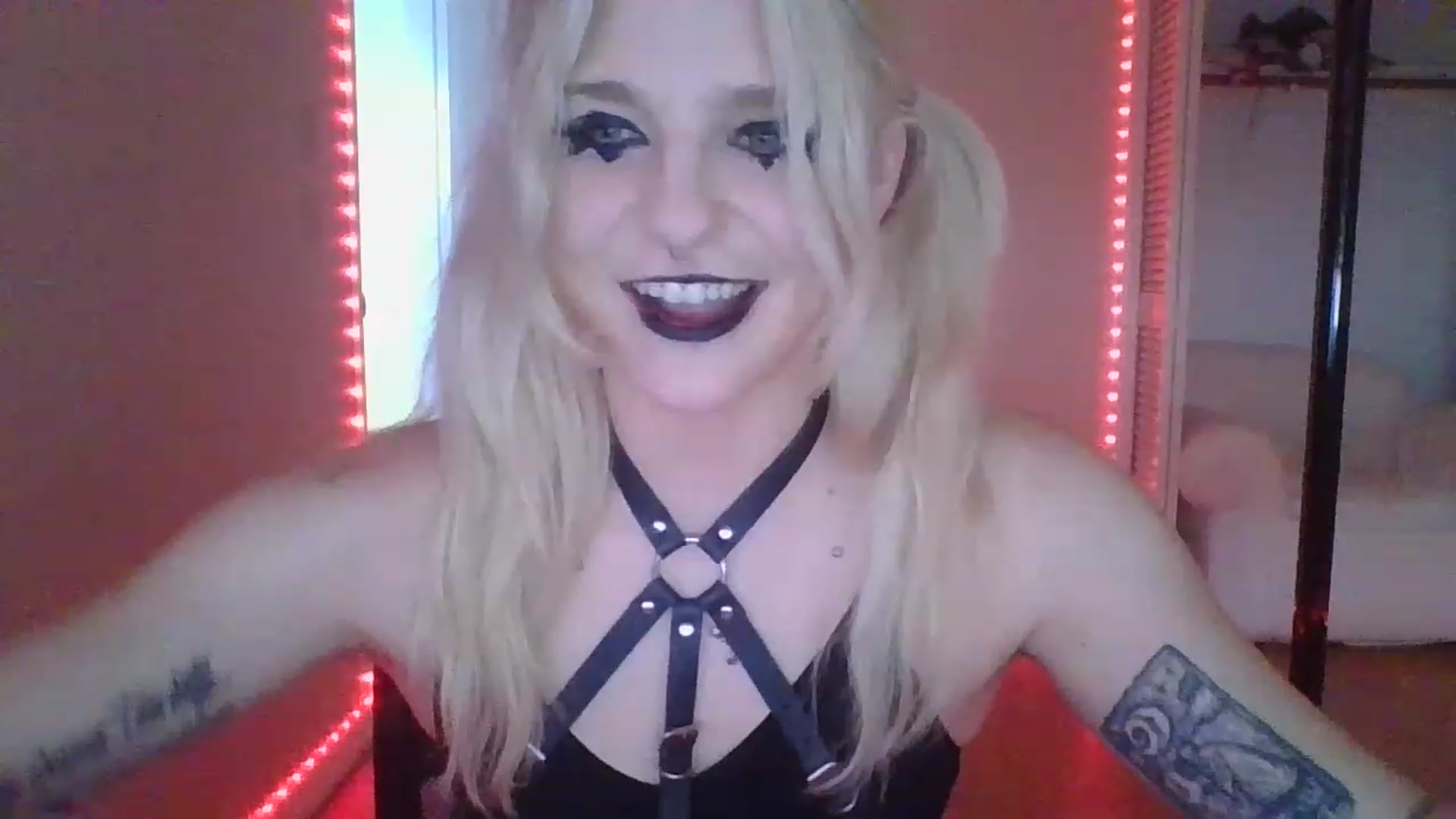 Gallery image thumbnail from DuckChan0's myfreecams stream on, 12/21/2022, 17:07 image 20 of 20