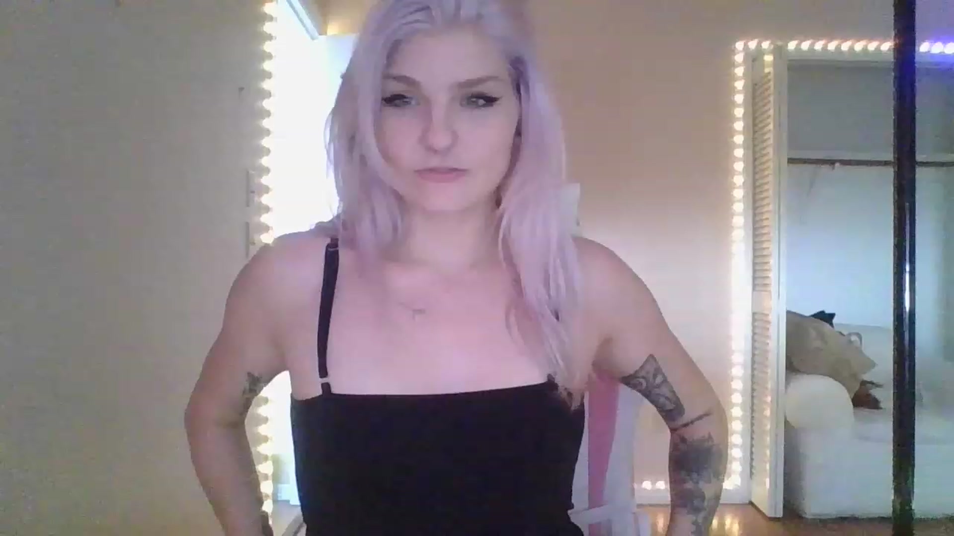 Gallery image thumbnail from DuckChan0's myfreecams stream on, 12/23/2022, 16:42 image 5 of 20