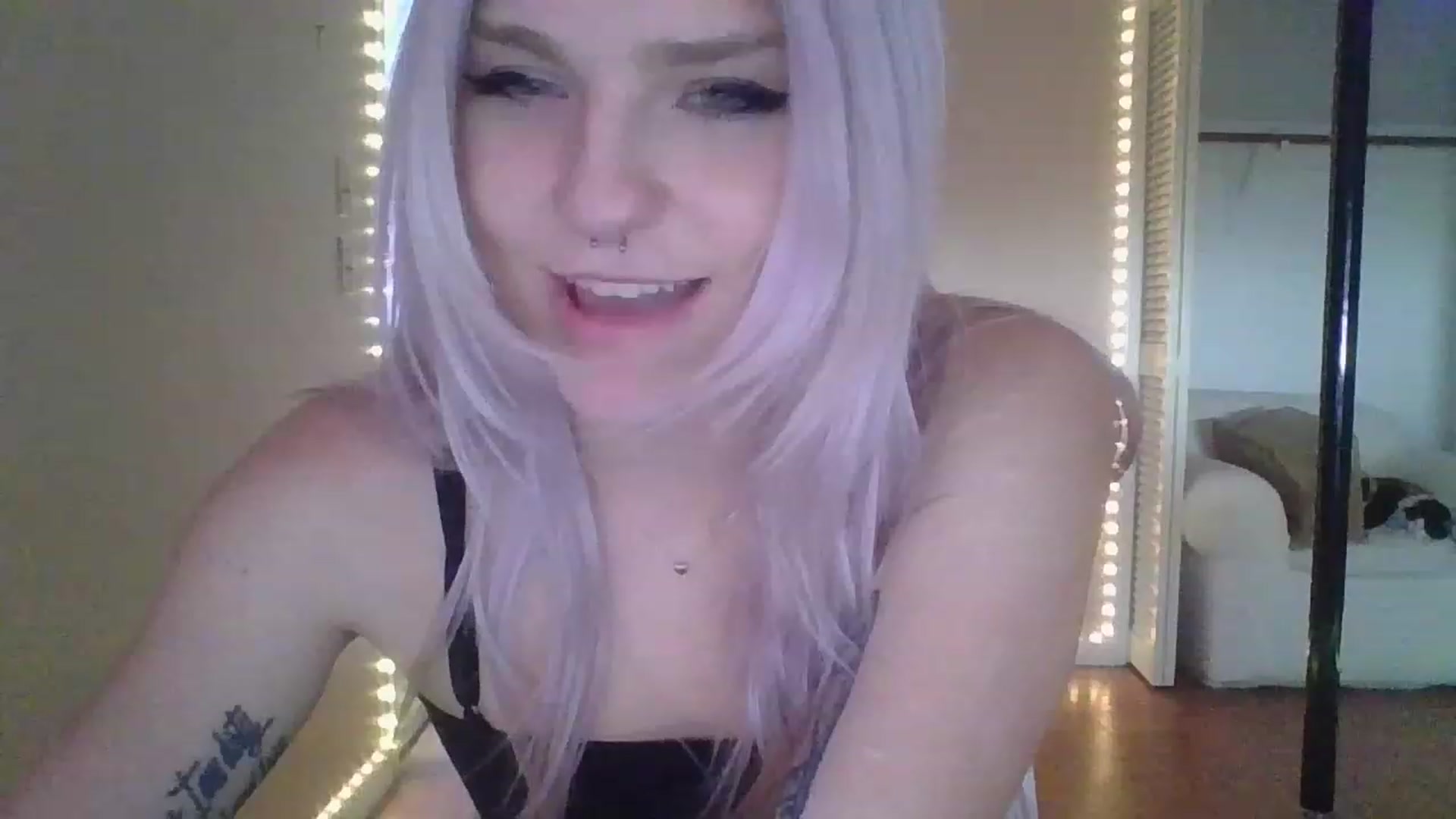 Gallery image thumbnail from DuckChan0's myfreecams stream on, 12/23/2022, 16:42 image 13 of 20