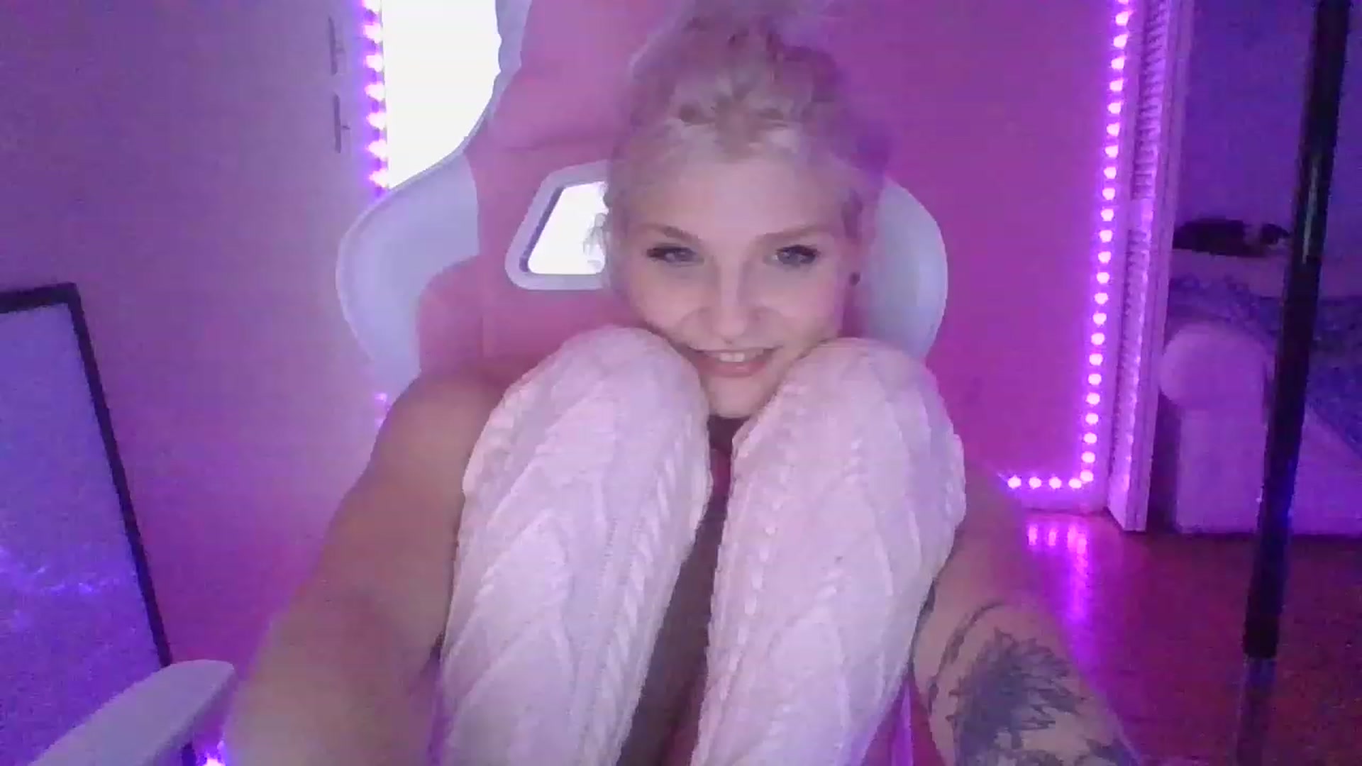 Gallery image thumbnail from DuckChan0's myfreecams stream on, 01/04/2023, 18:31 image 9 of 20